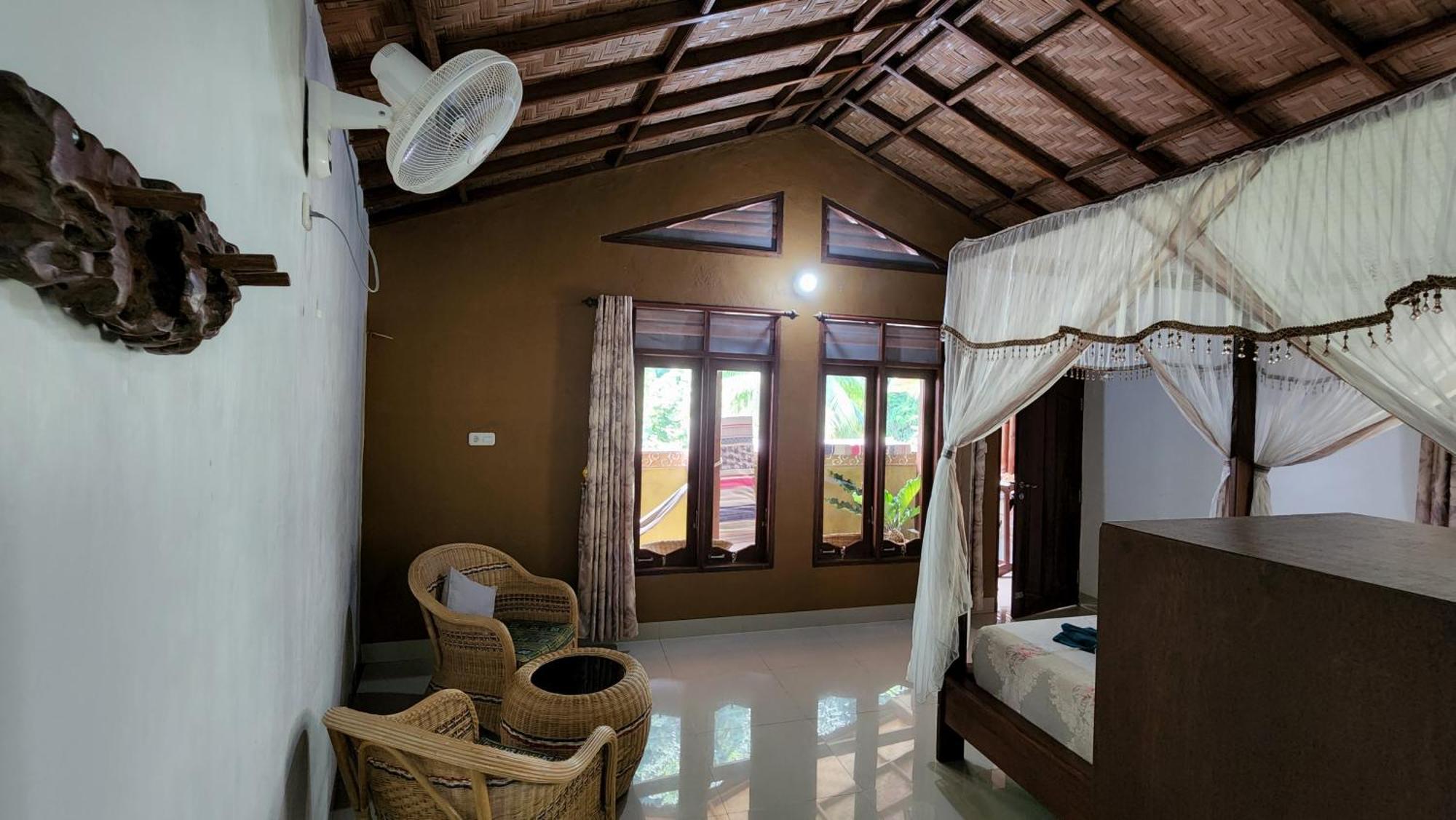 Sam'S Bungalows And Treks Bukit Lawang Exterior foto