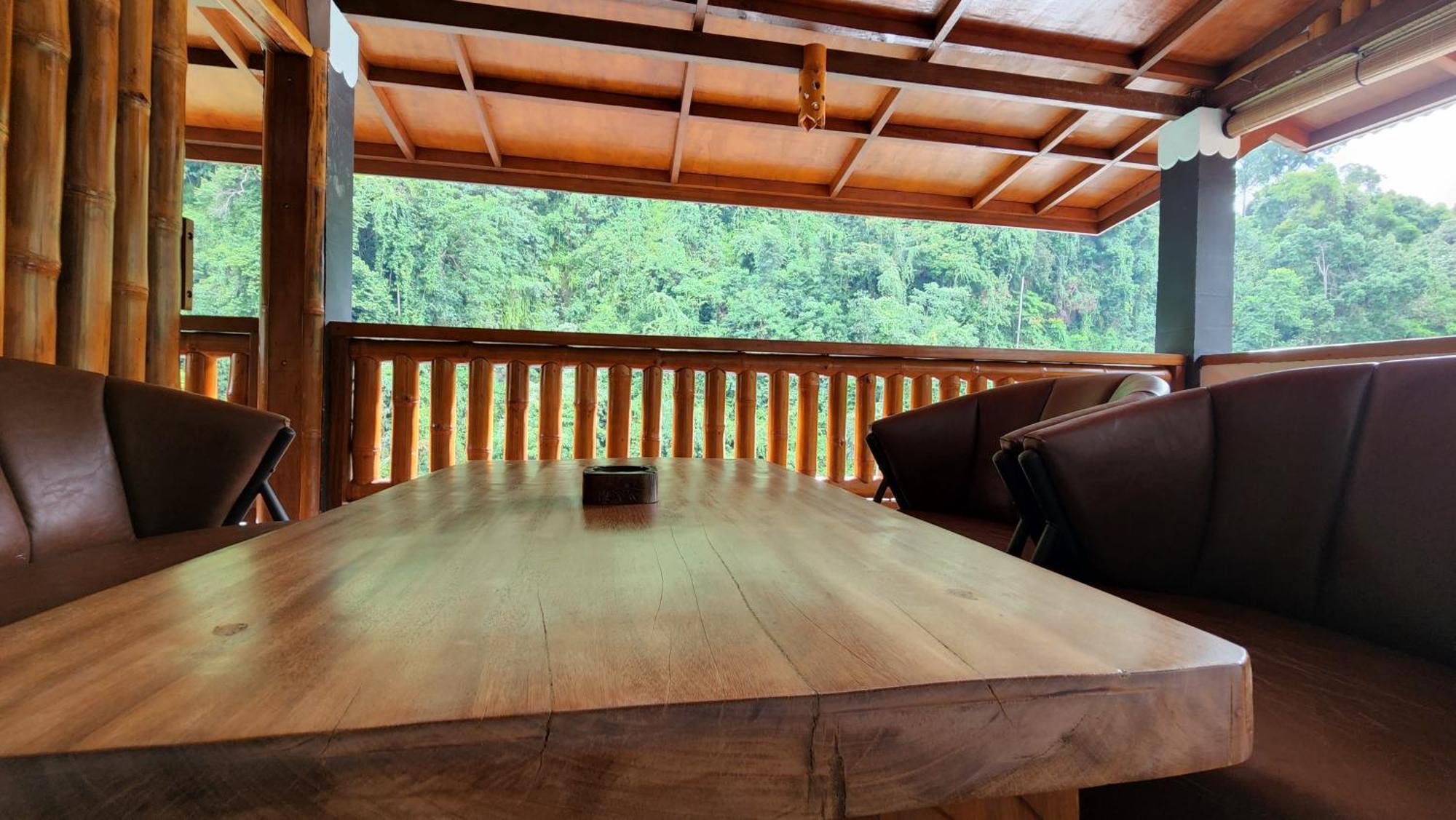 Sam'S Bungalows And Treks Bukit Lawang Exterior foto