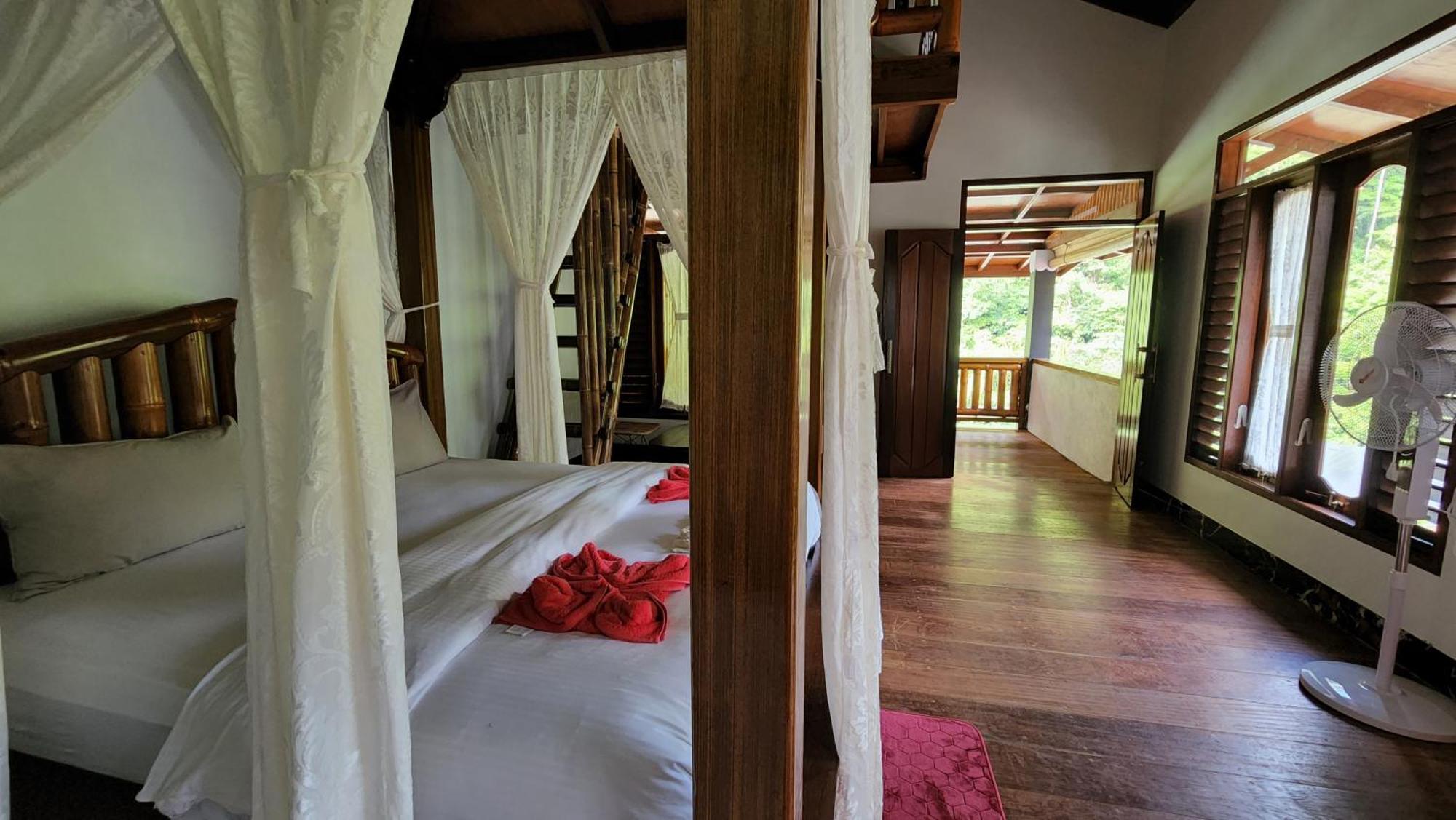 Sam'S Bungalows And Treks Bukit Lawang Exterior foto