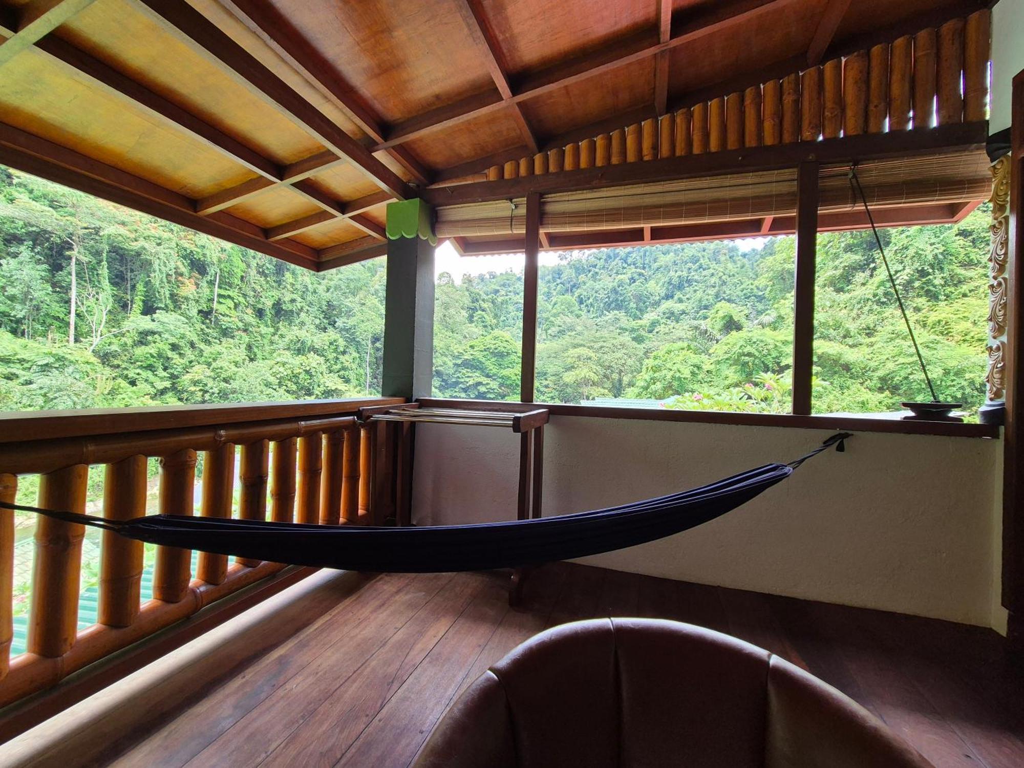 Sam'S Bungalows And Treks Bukit Lawang Exterior foto