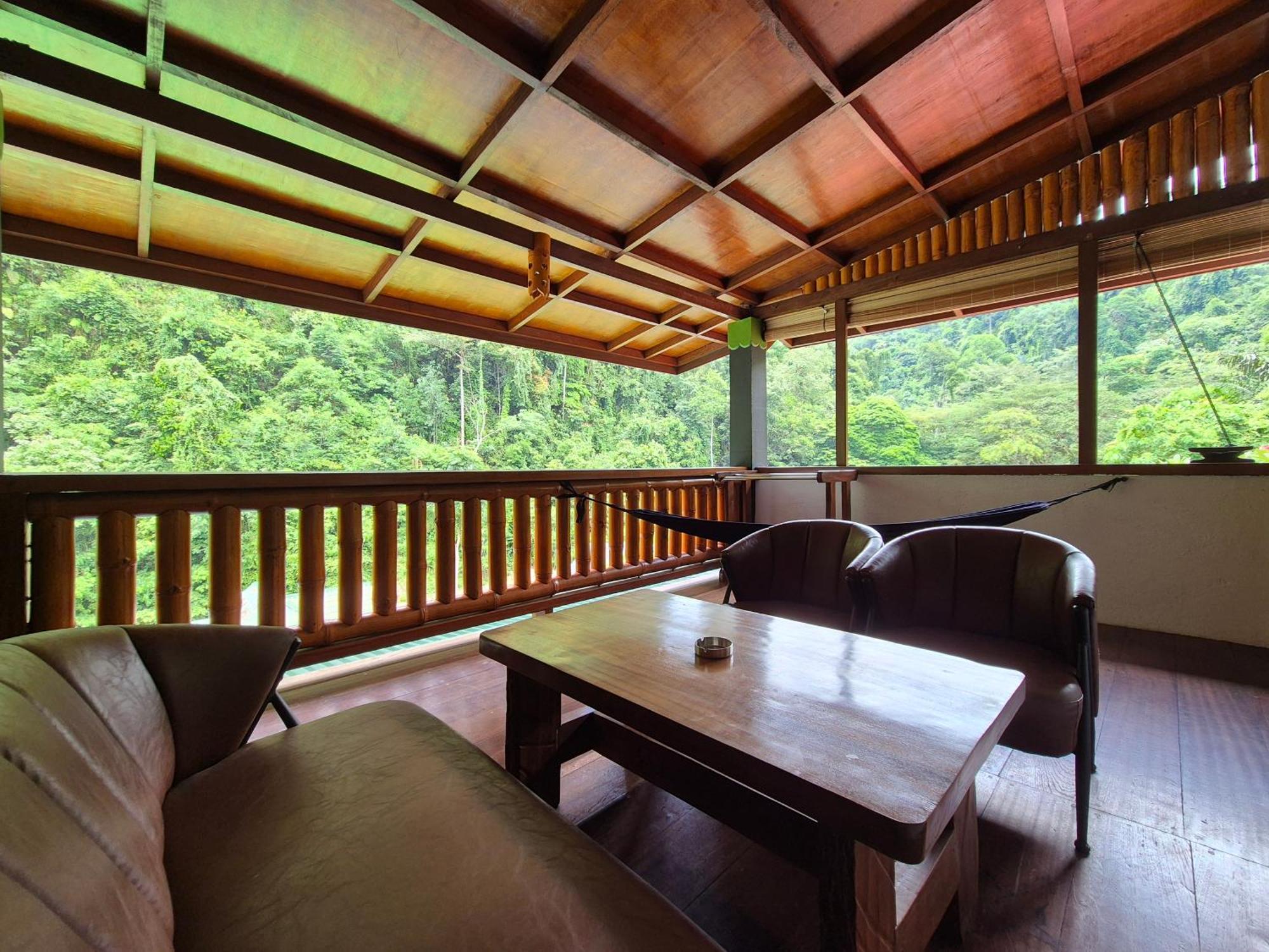 Sam'S Bungalows And Treks Bukit Lawang Exterior foto
