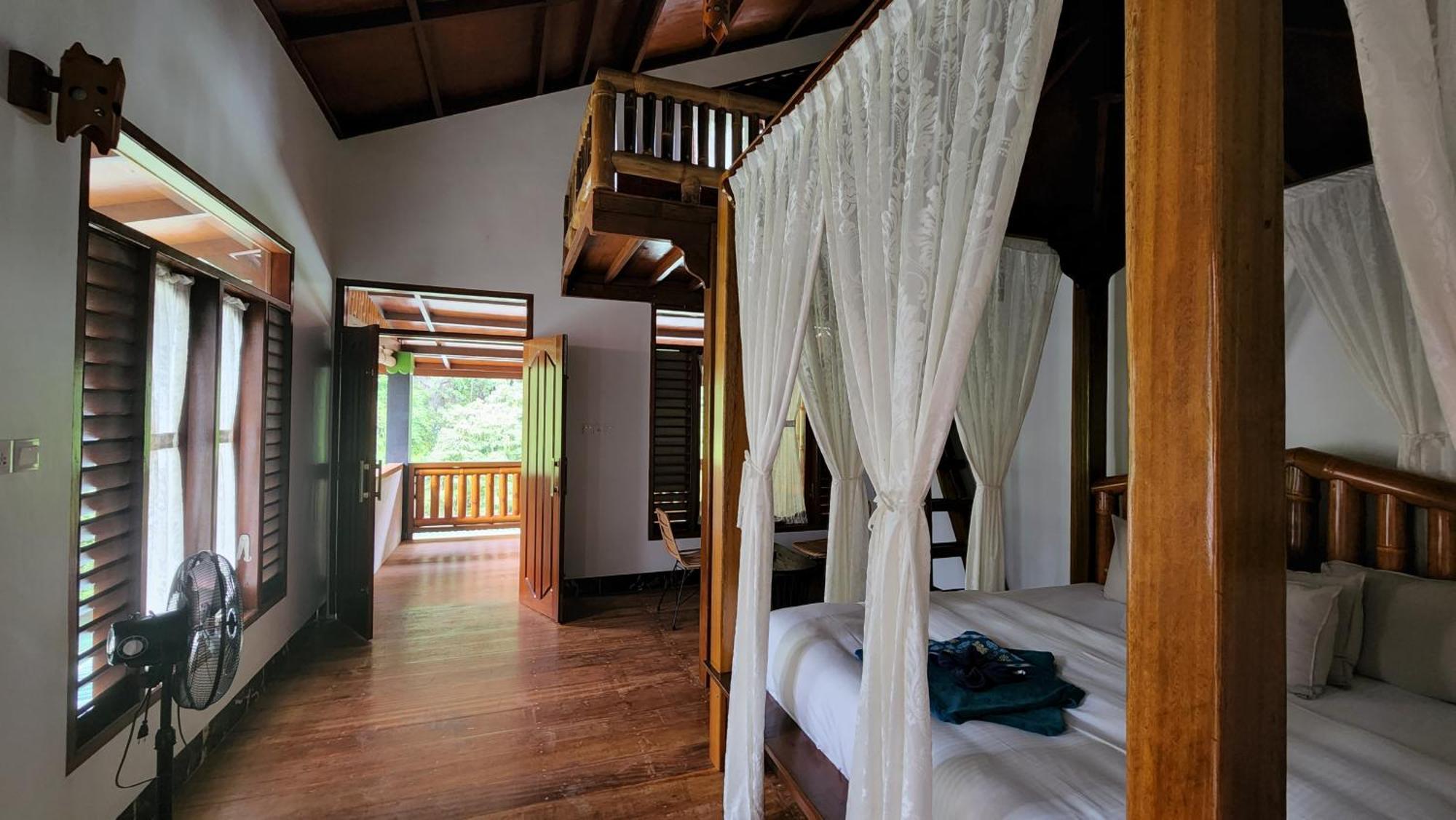 Sam'S Bungalows And Treks Bukit Lawang Exterior foto