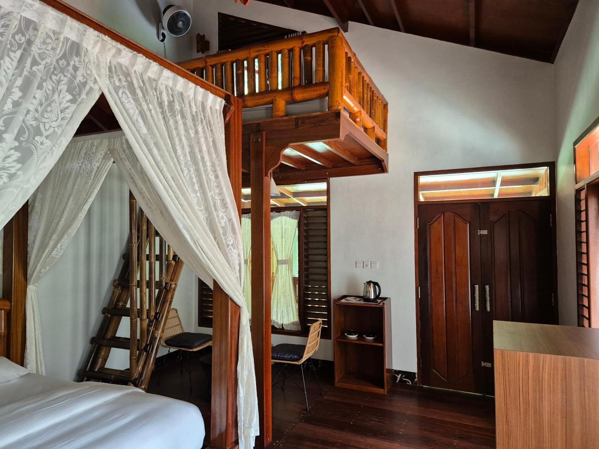 Sam'S Bungalows And Treks Bukit Lawang Exterior foto