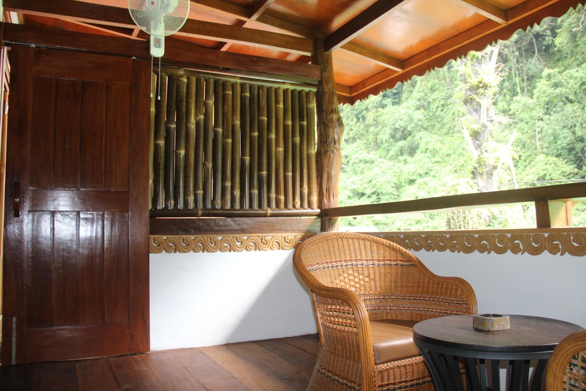 Sam'S Bungalows And Treks Bukit Lawang Exterior foto